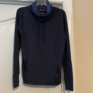Under Armour loose turtleneck pullover size medium